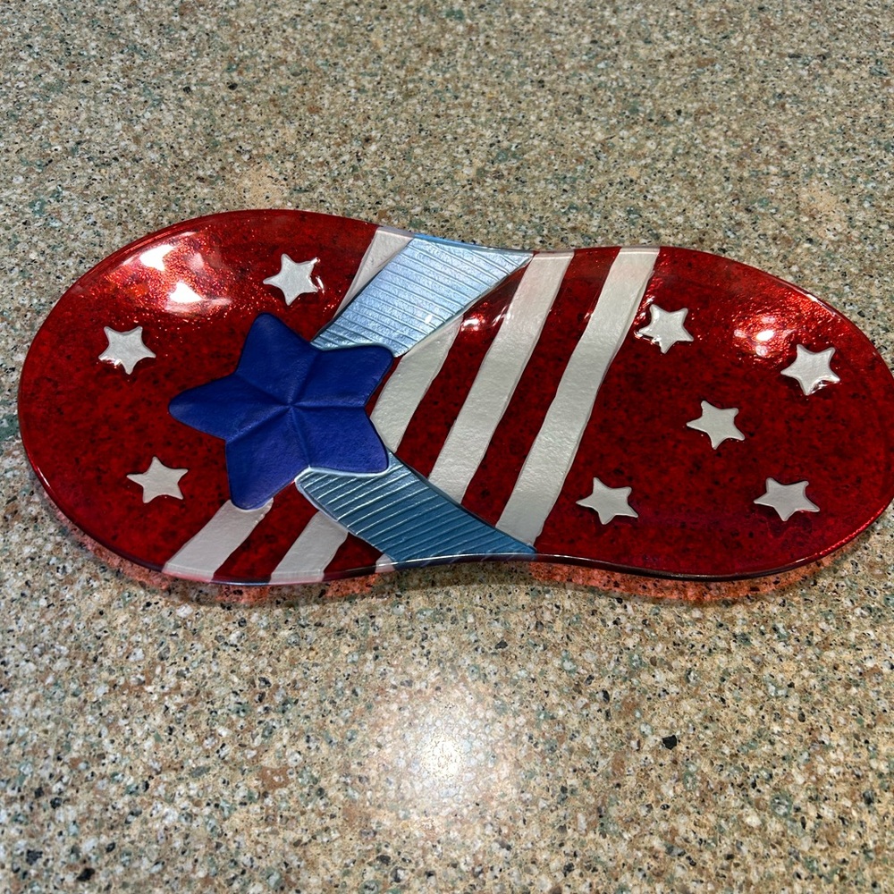 Temptations Patriotic Serving Tray. Used Once